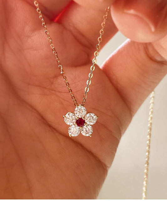 Dainty 925 Silver Necklaces: The Perfect Blend of Everyday Elegance and Gift-Worthy Charm