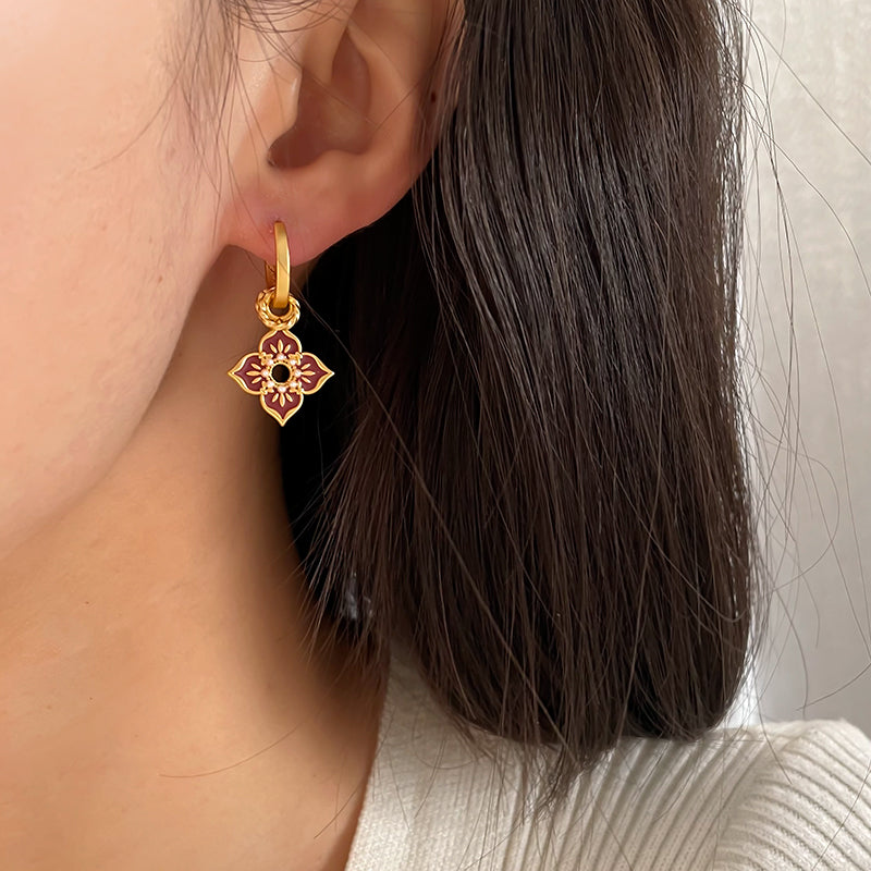 「Luxe Clover」Ruby Earring - Versatile Style