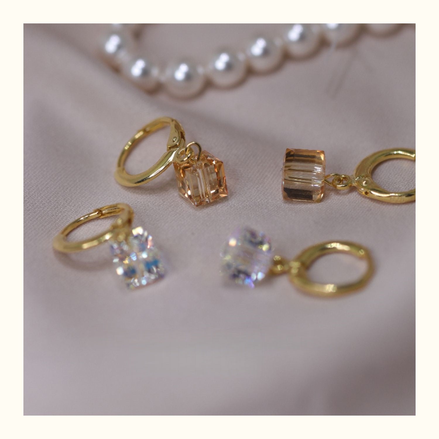 Aurora Cube Crystal Earrings champagne