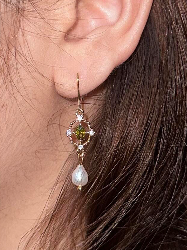 retro chandelier earrings