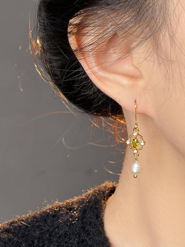 retro chandelier earrings
