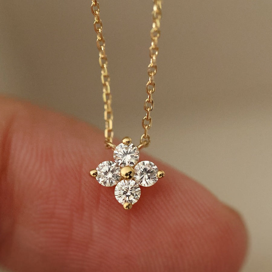 minimalist silver necklace