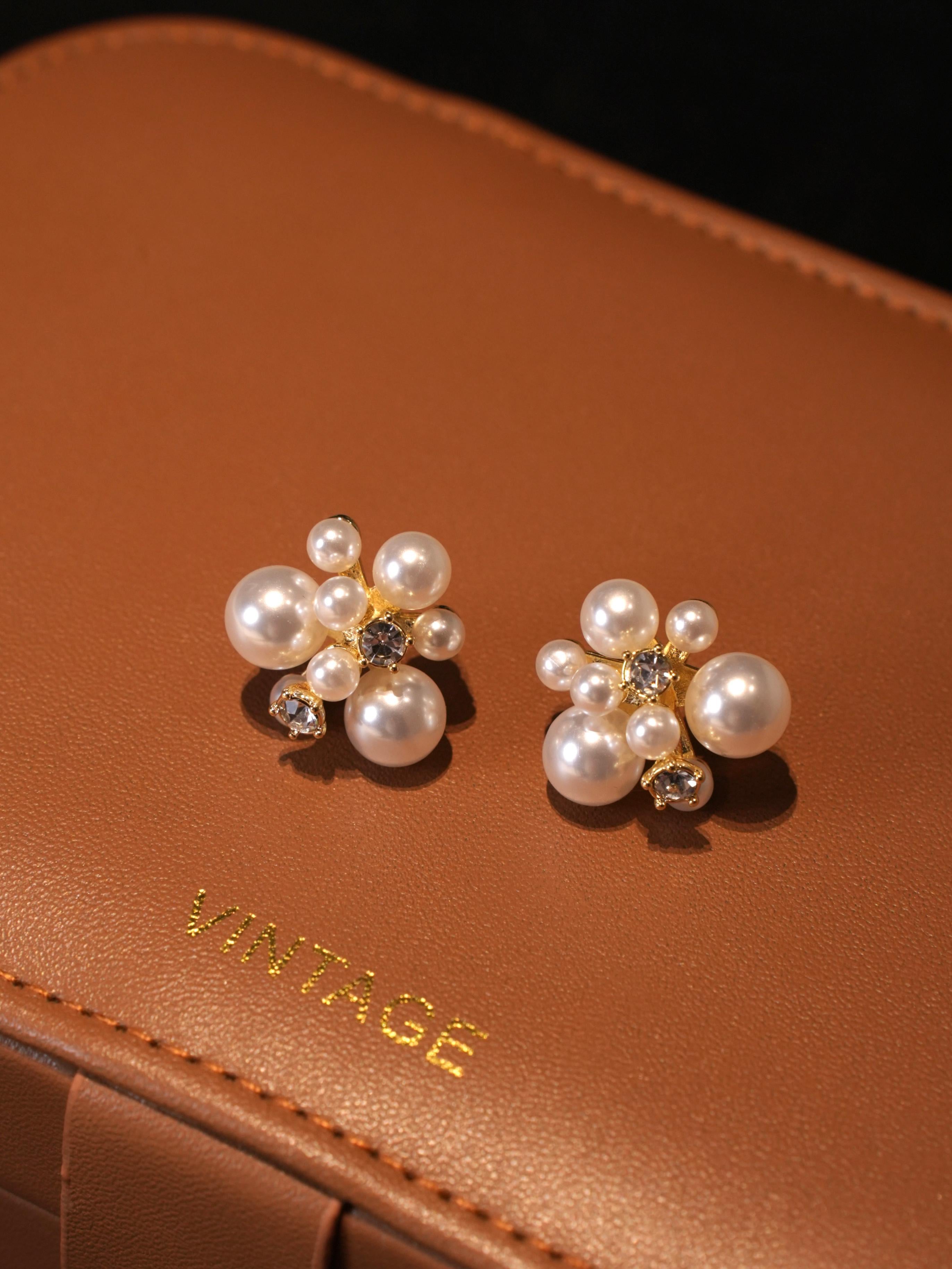 pearl stud earring