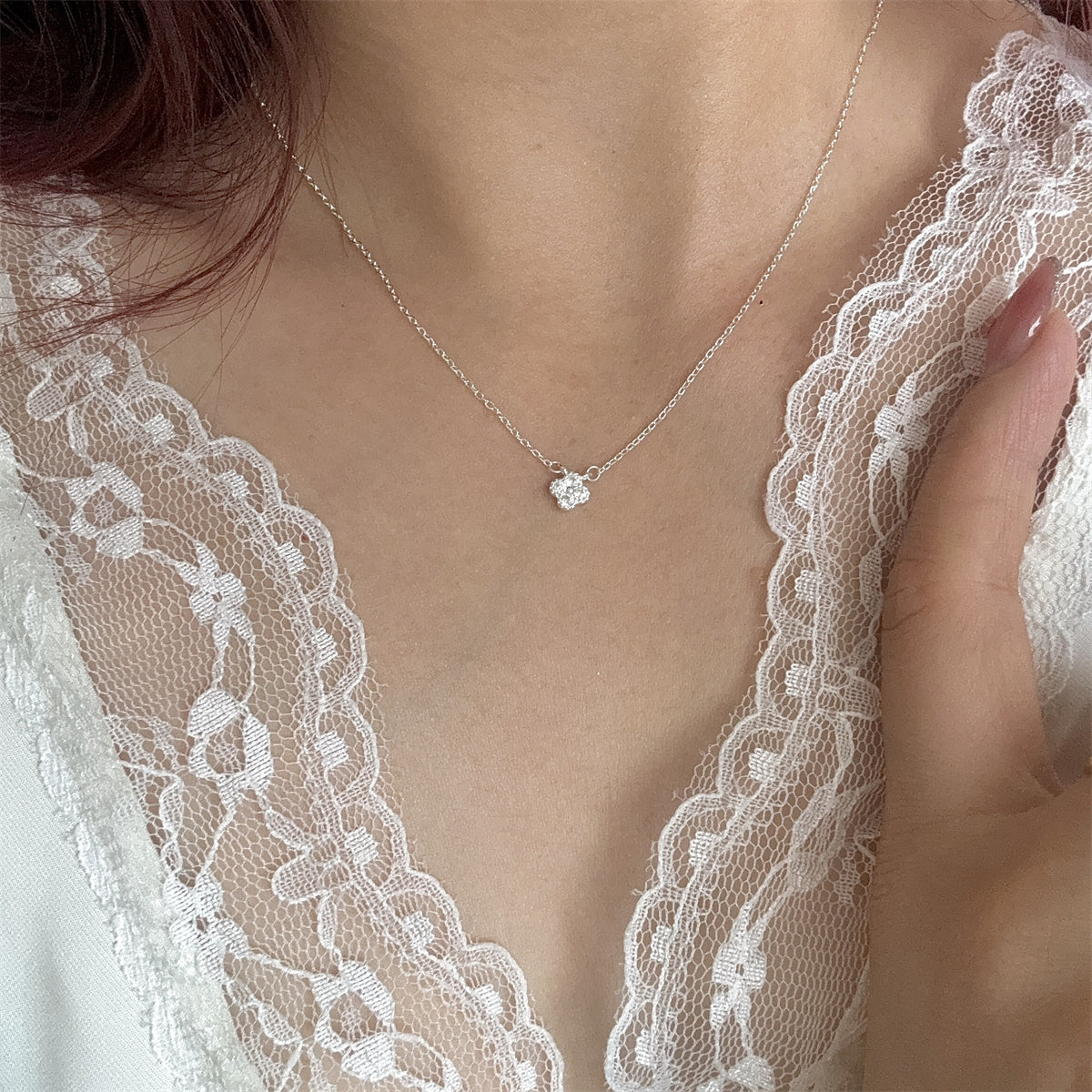 minimalist silver necklace