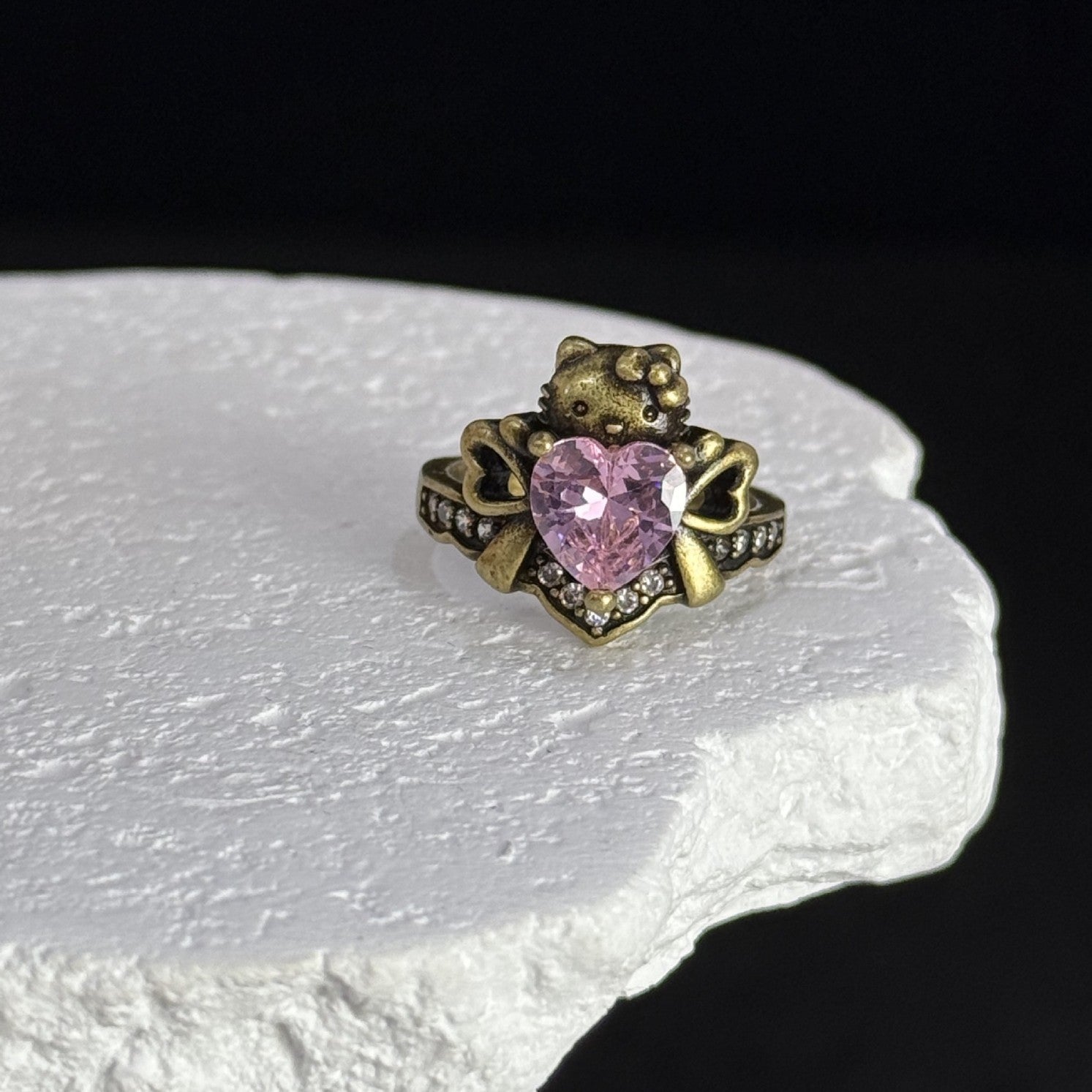 retro statement ring heart shaped crystal ring