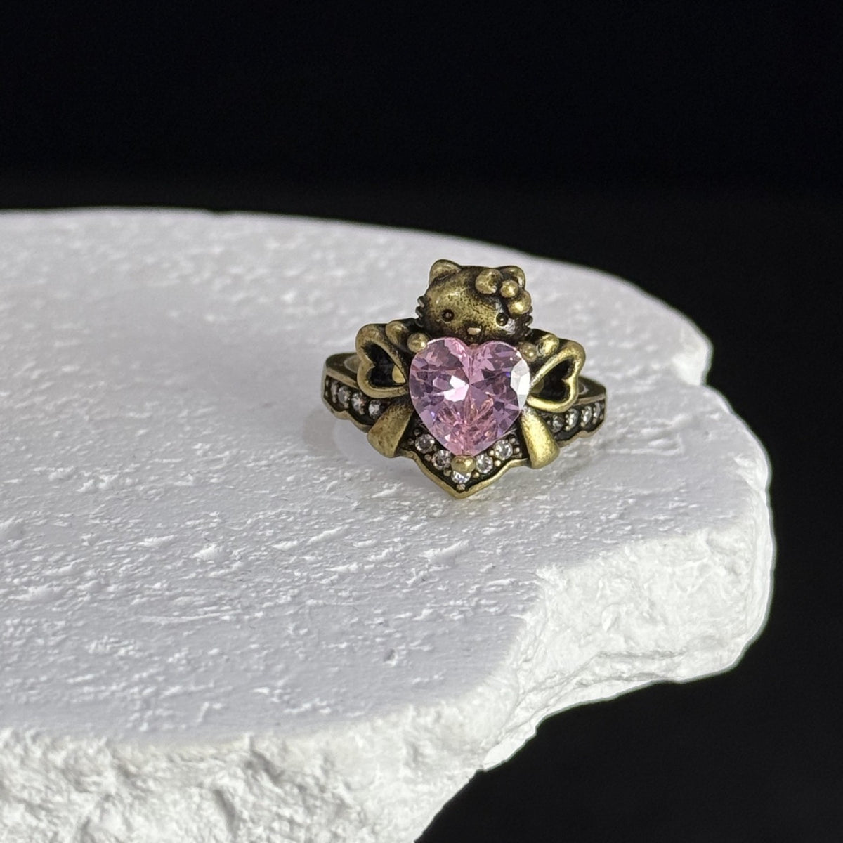 retro statement ring heart shaped crystal ring