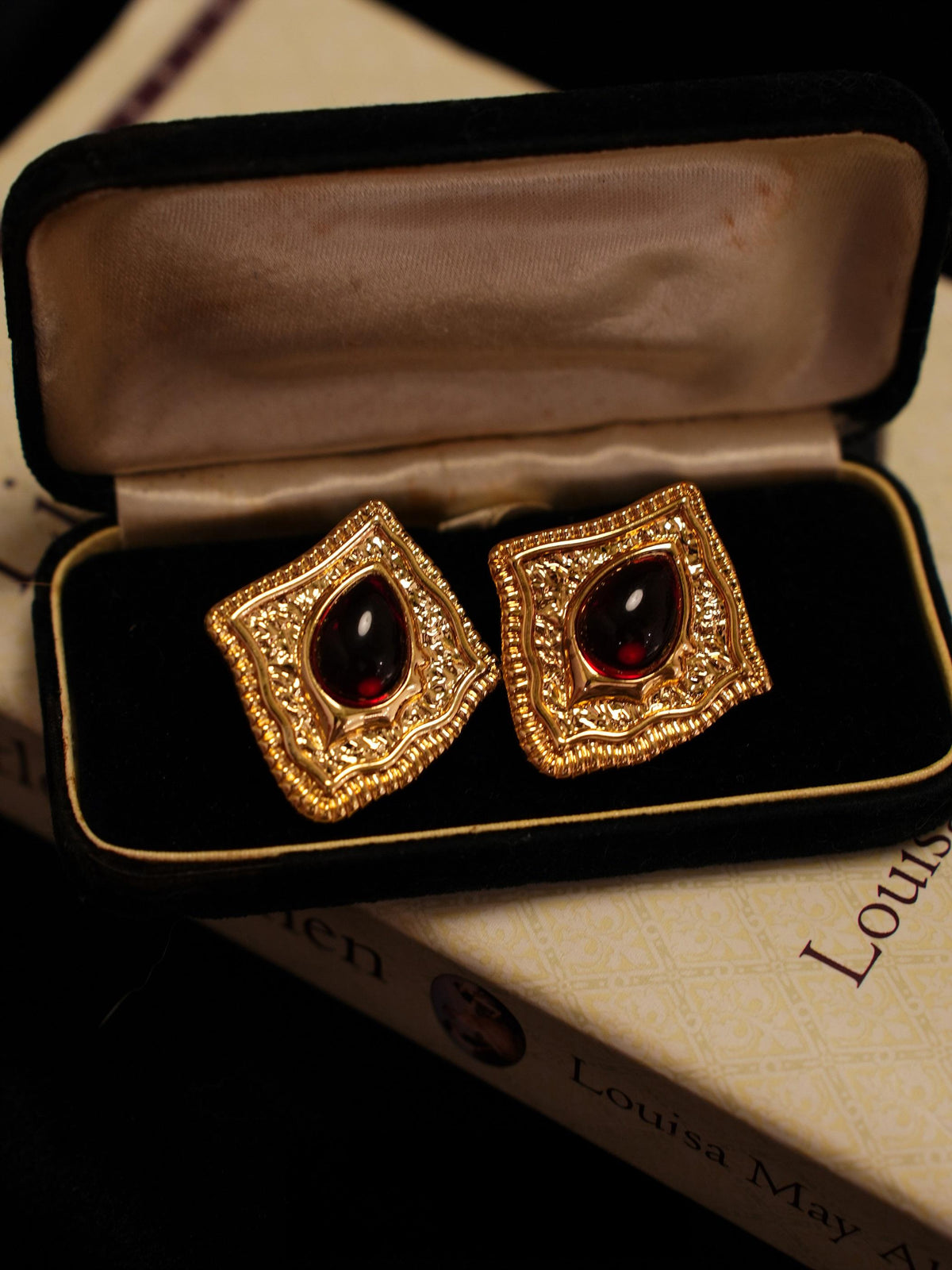 vintage stud