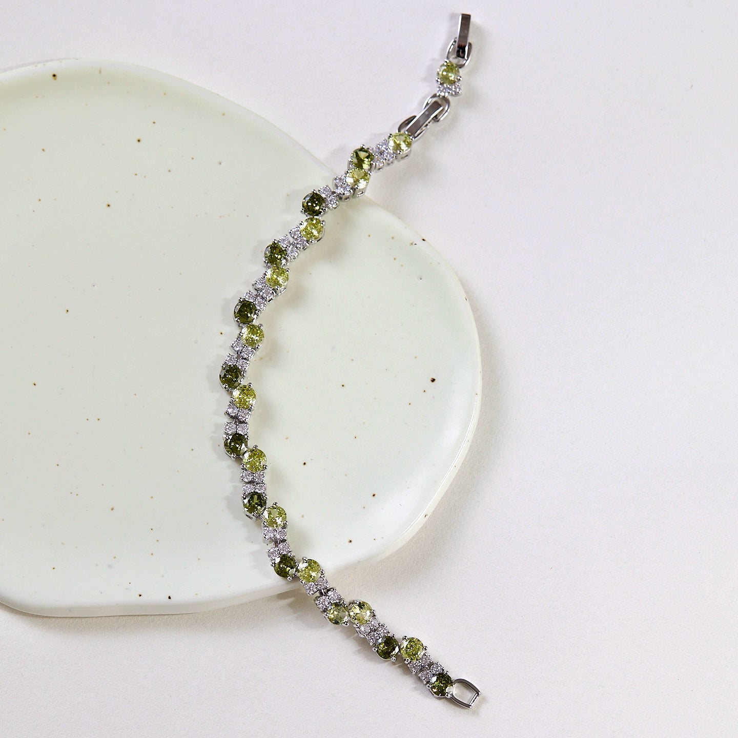 Misty Forest · Green Abyss Collection – Vintage Olive Green Zircon Jewelry (Bracelet & Earrings, Dainty Nature-Inspired Design)