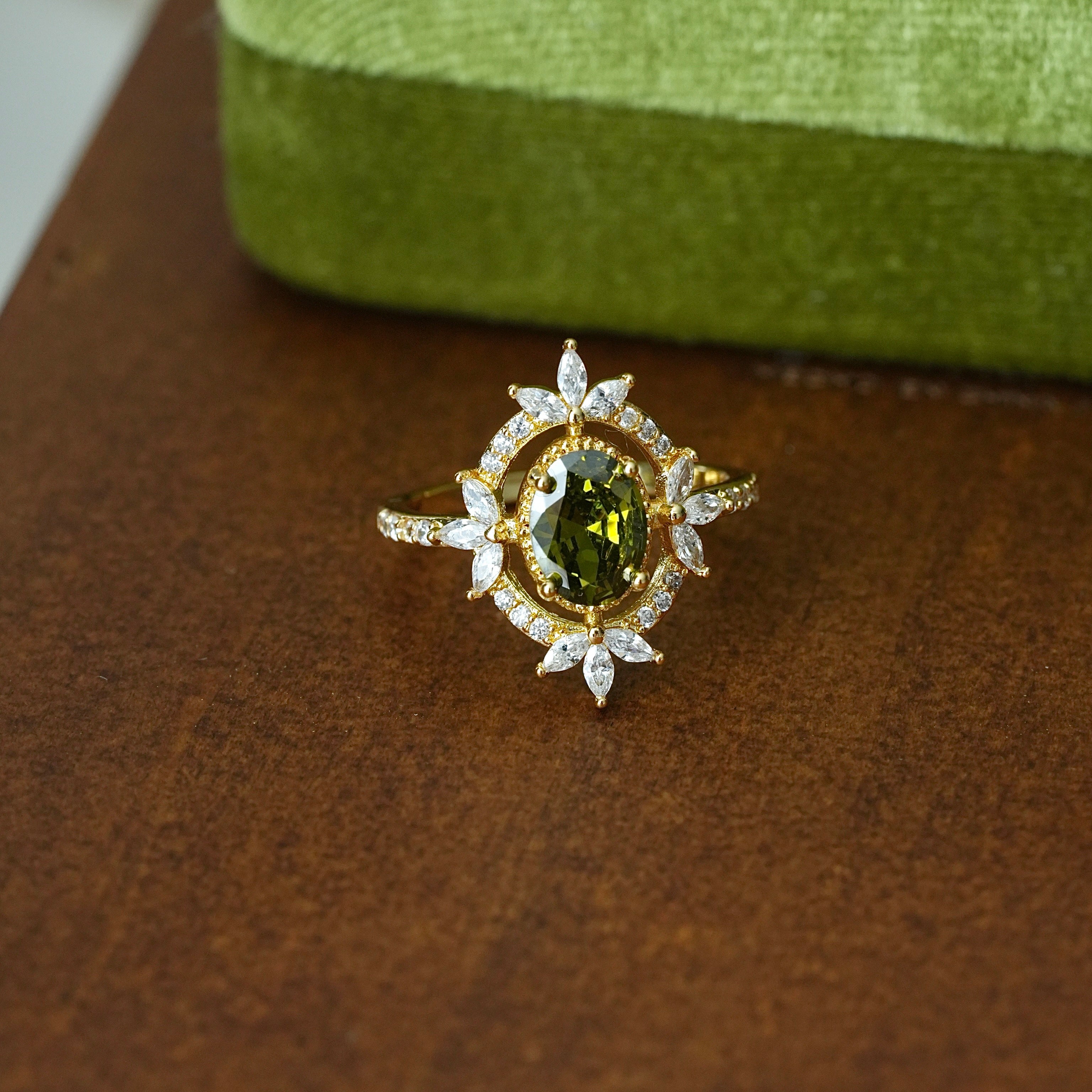 Rhein Town Vintage Olive Green Open Ring
