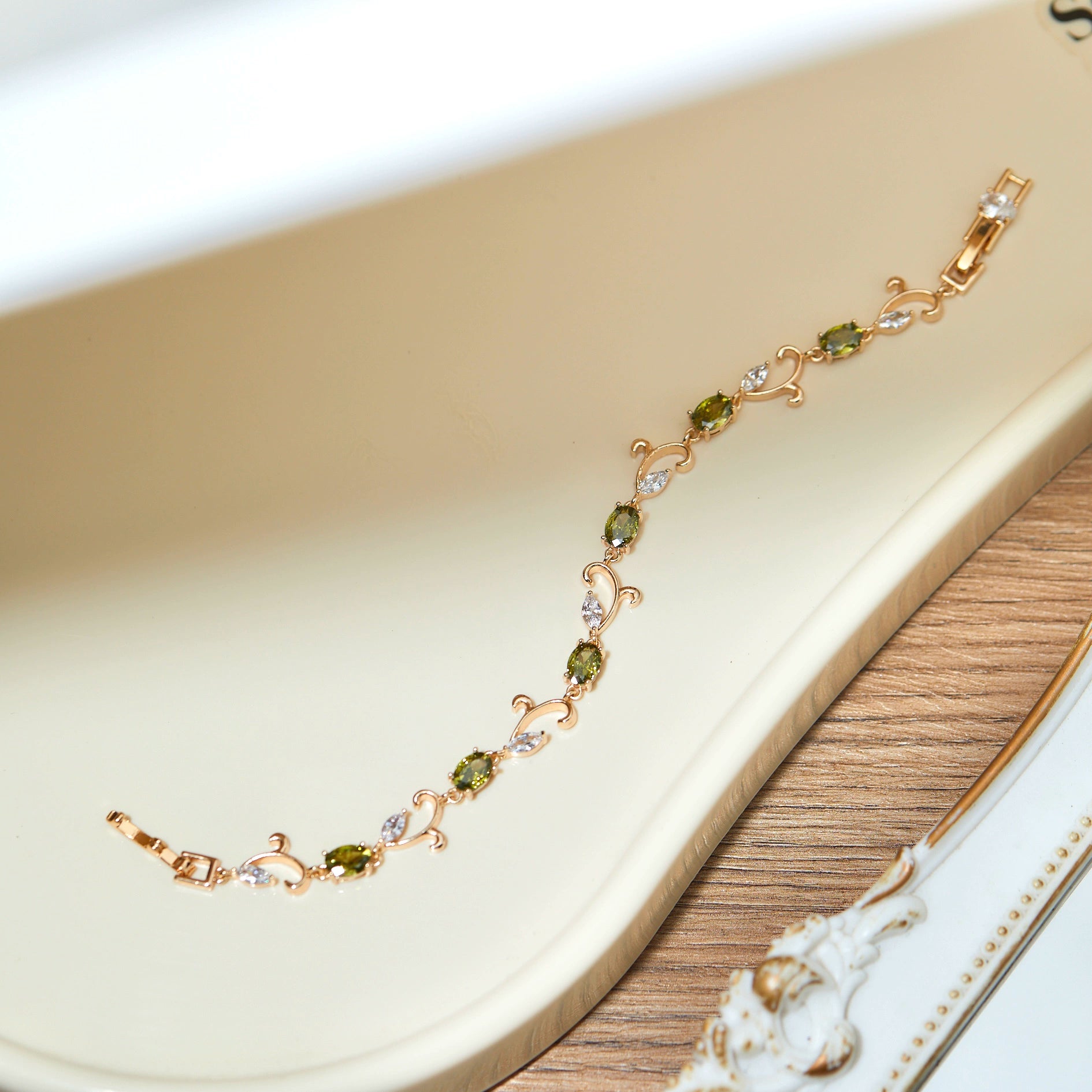 Secret Garden Olive Green Zircon Candy-Colored Bracelet – Unique Vintage-Inspired Luxury Jewelry