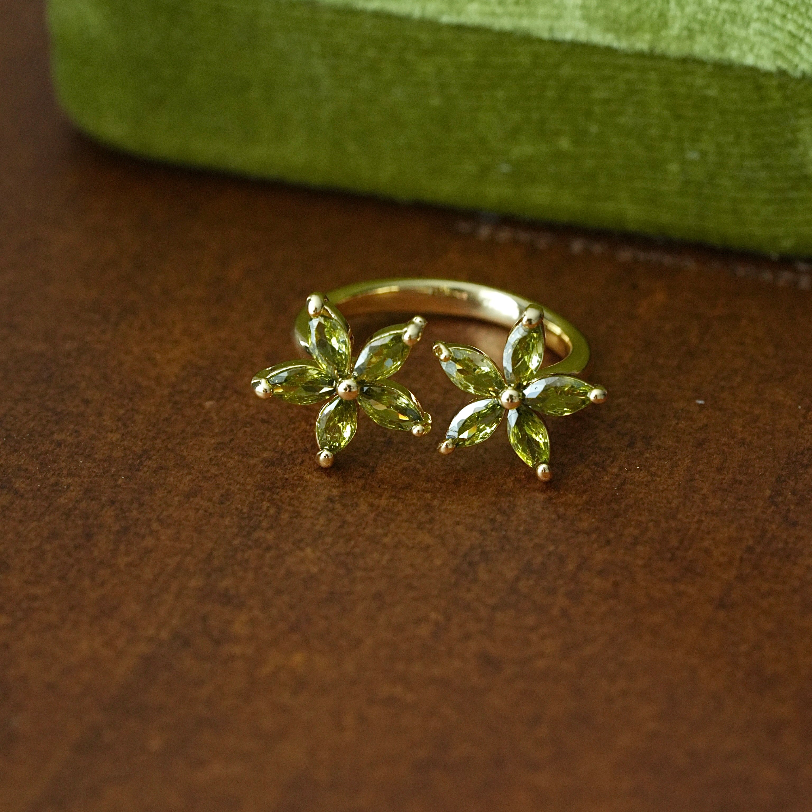 Rhein Town Vintage Olive Green Open Ring