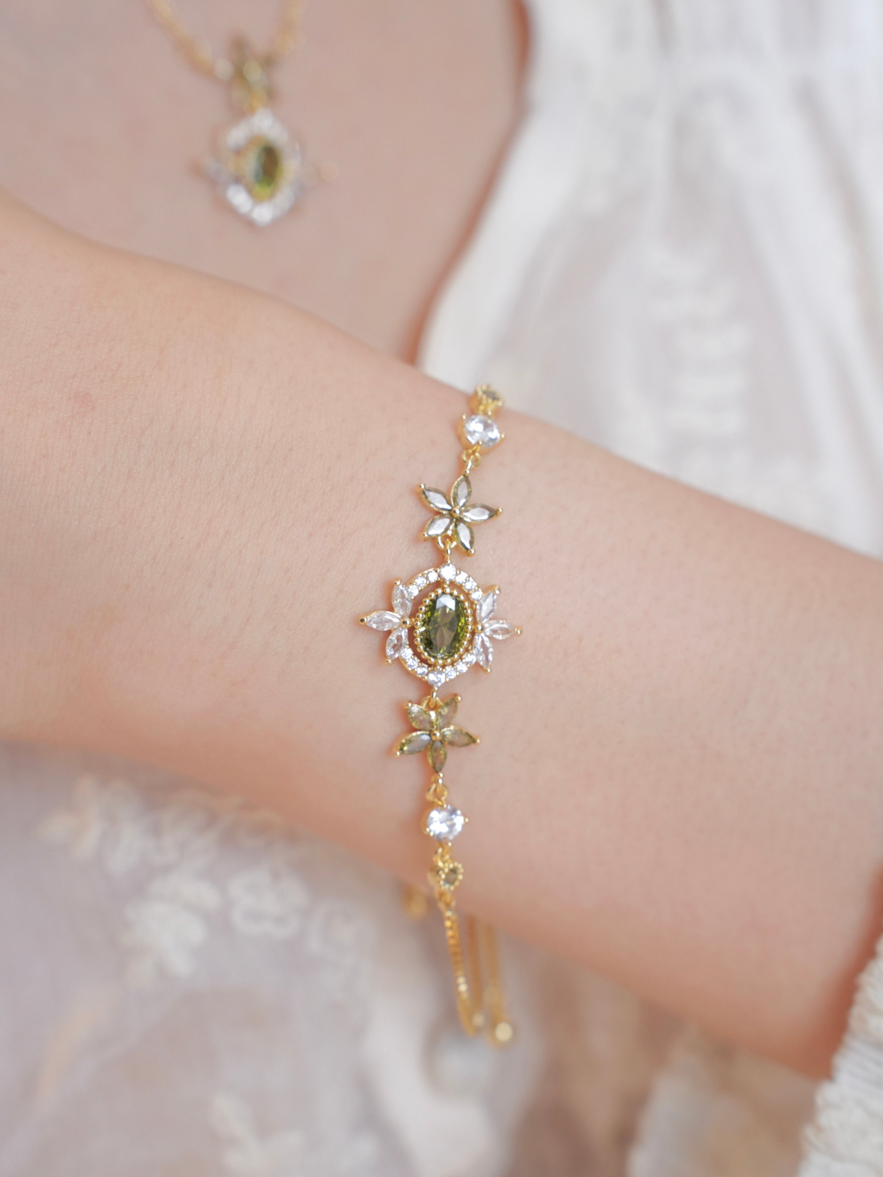 romantic necklace