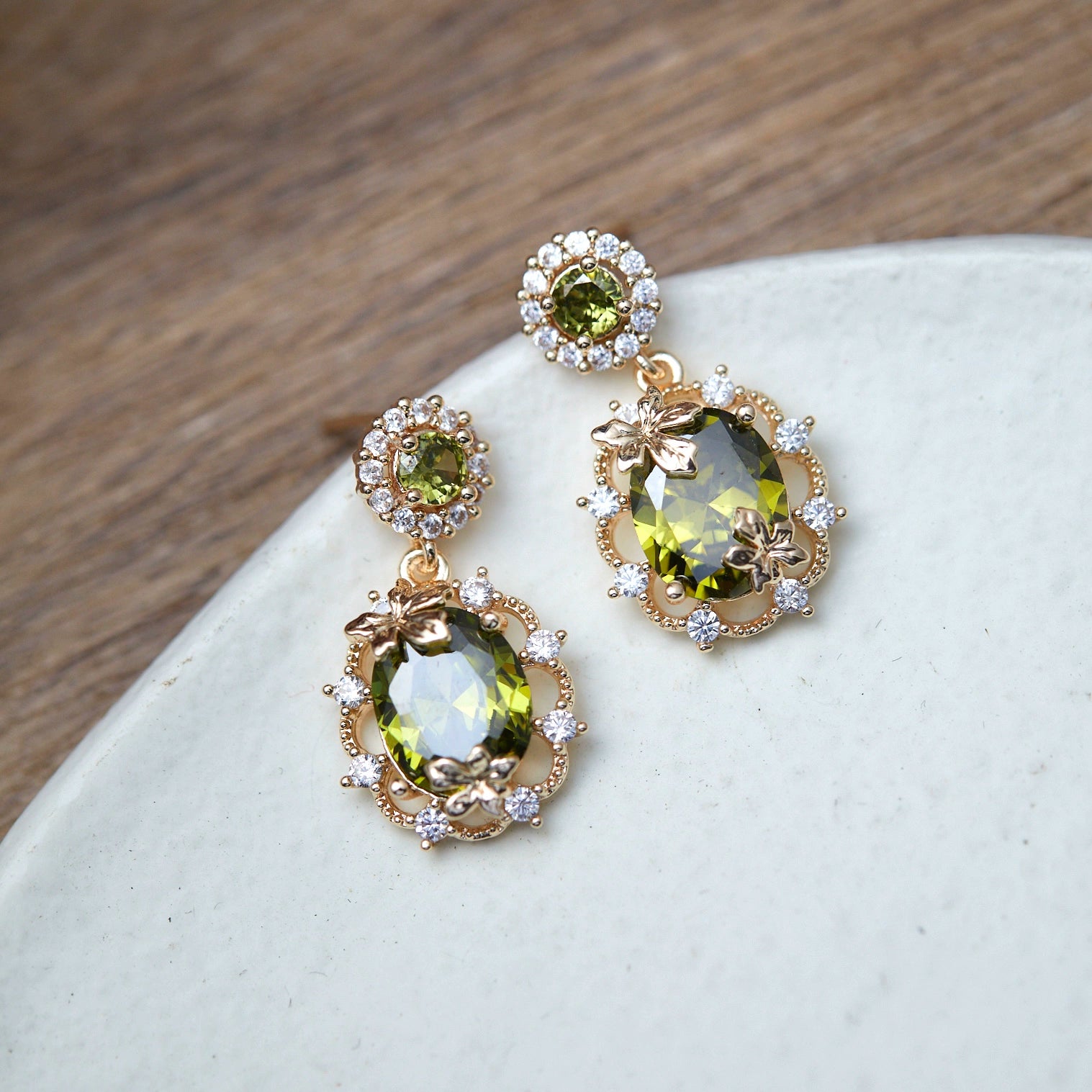 Emerald Forest Dreams Collection – Olive Green Zircon Maple Leaf Jewelry Set (Stud Earrings, Ear Cuff, Bracelet, Necklace)