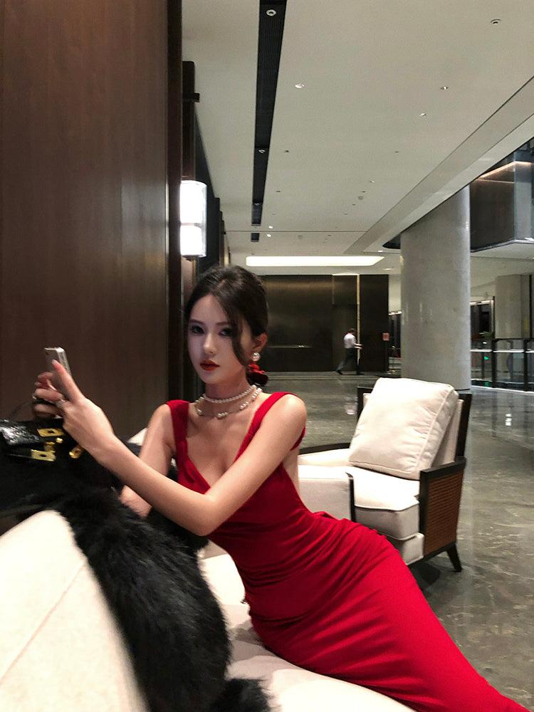 Red Bow Backless Maxi Dress – Christmas & Birthday Party Showstopper