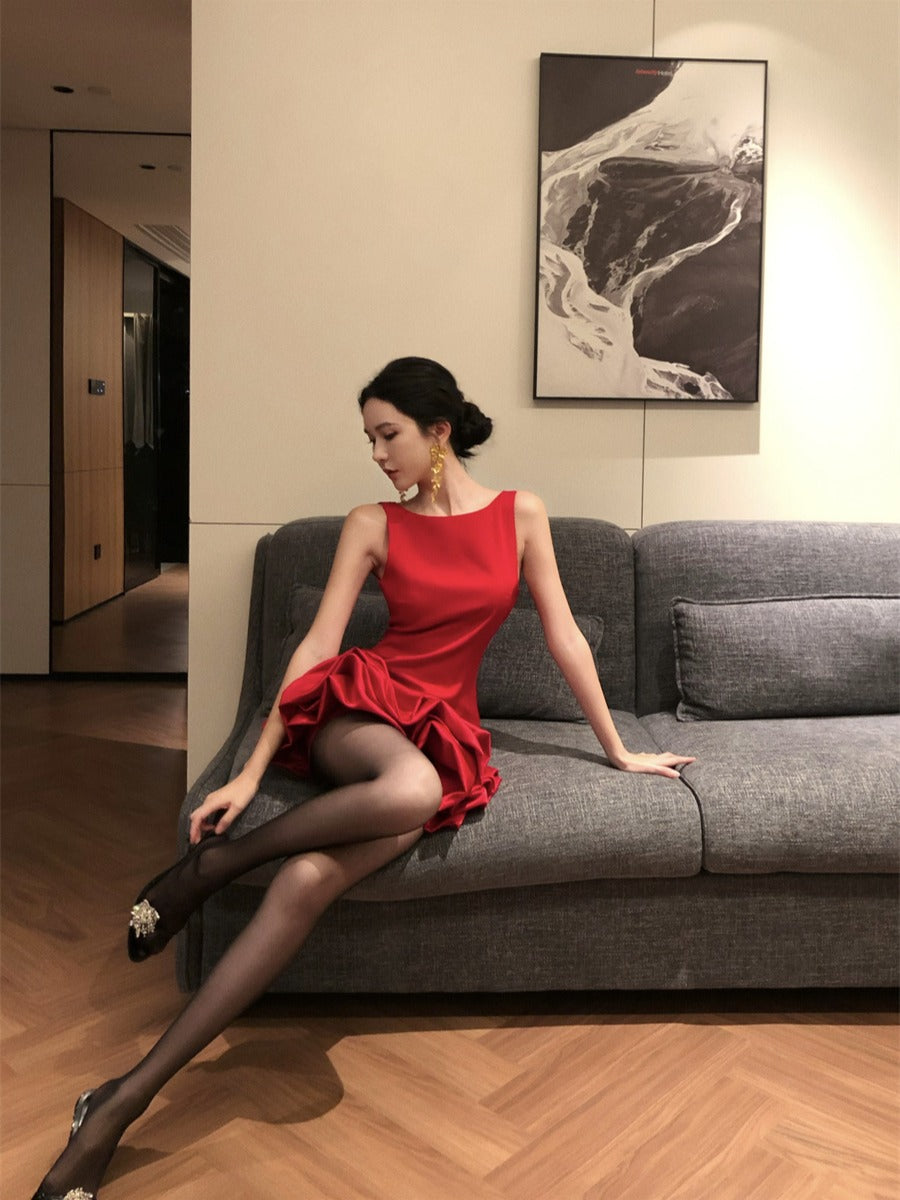 Red Petal Mini Dress – Petite-Friendly Birthday Party Outfit