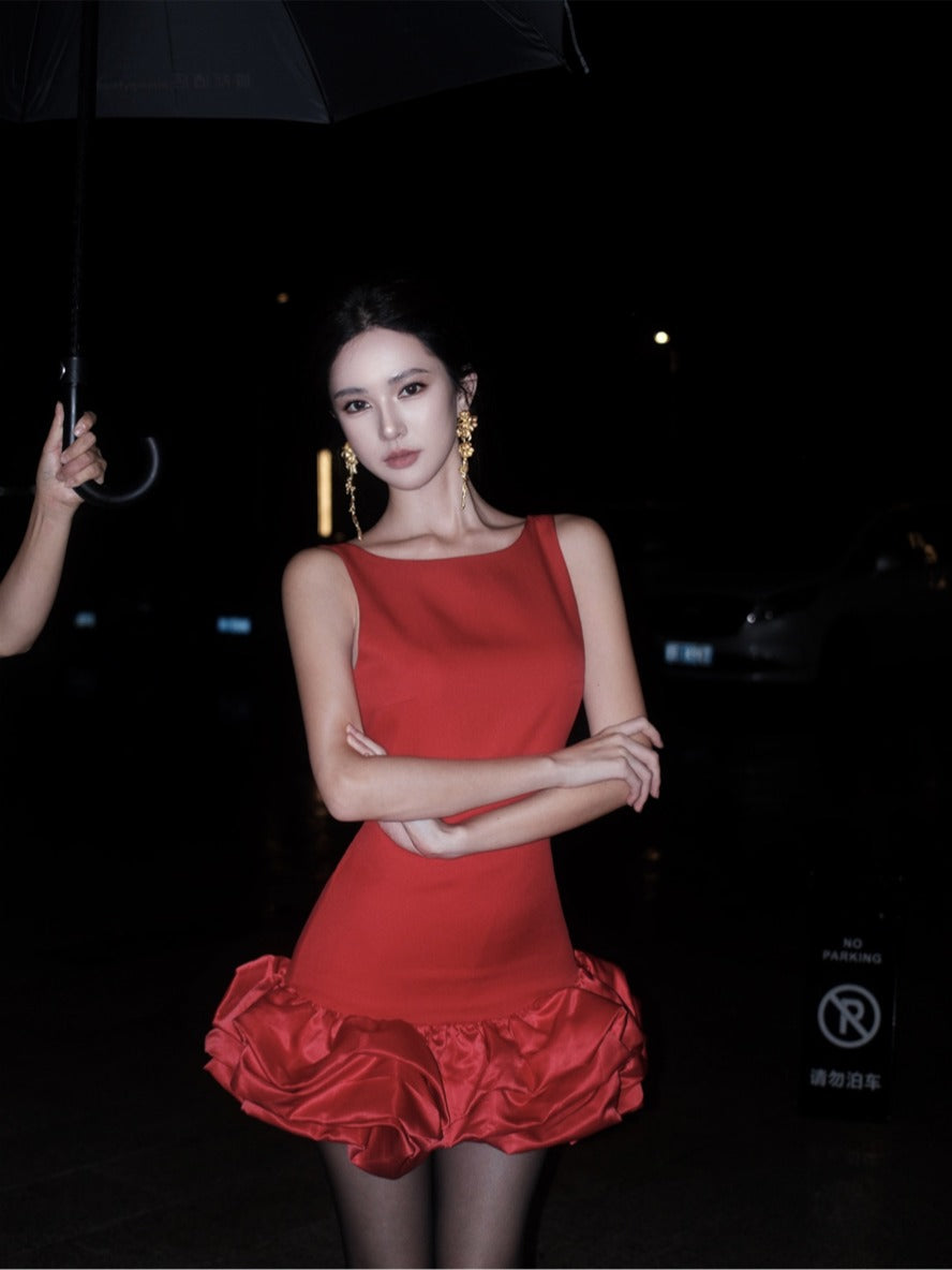 Red Petal Mini Dress – Petite-Friendly Birthday Party Outfit